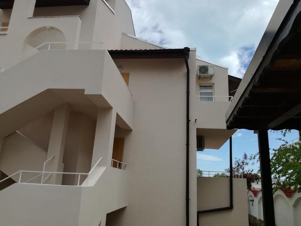 Отель Siana House Равда Экстерьер фото